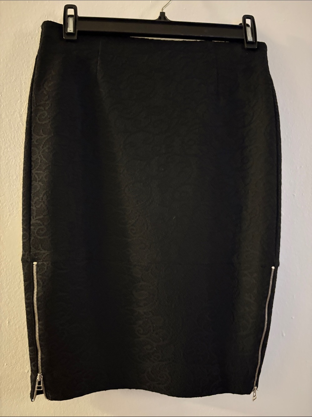 Wilfred Black Textured Pencil Skirt with Side Zippers